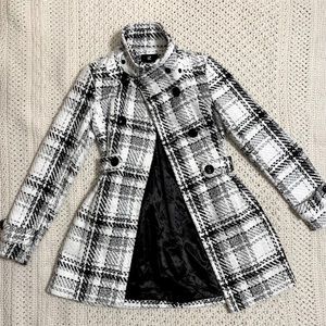 Beautiful Elegant Winter Dress Coat white/black